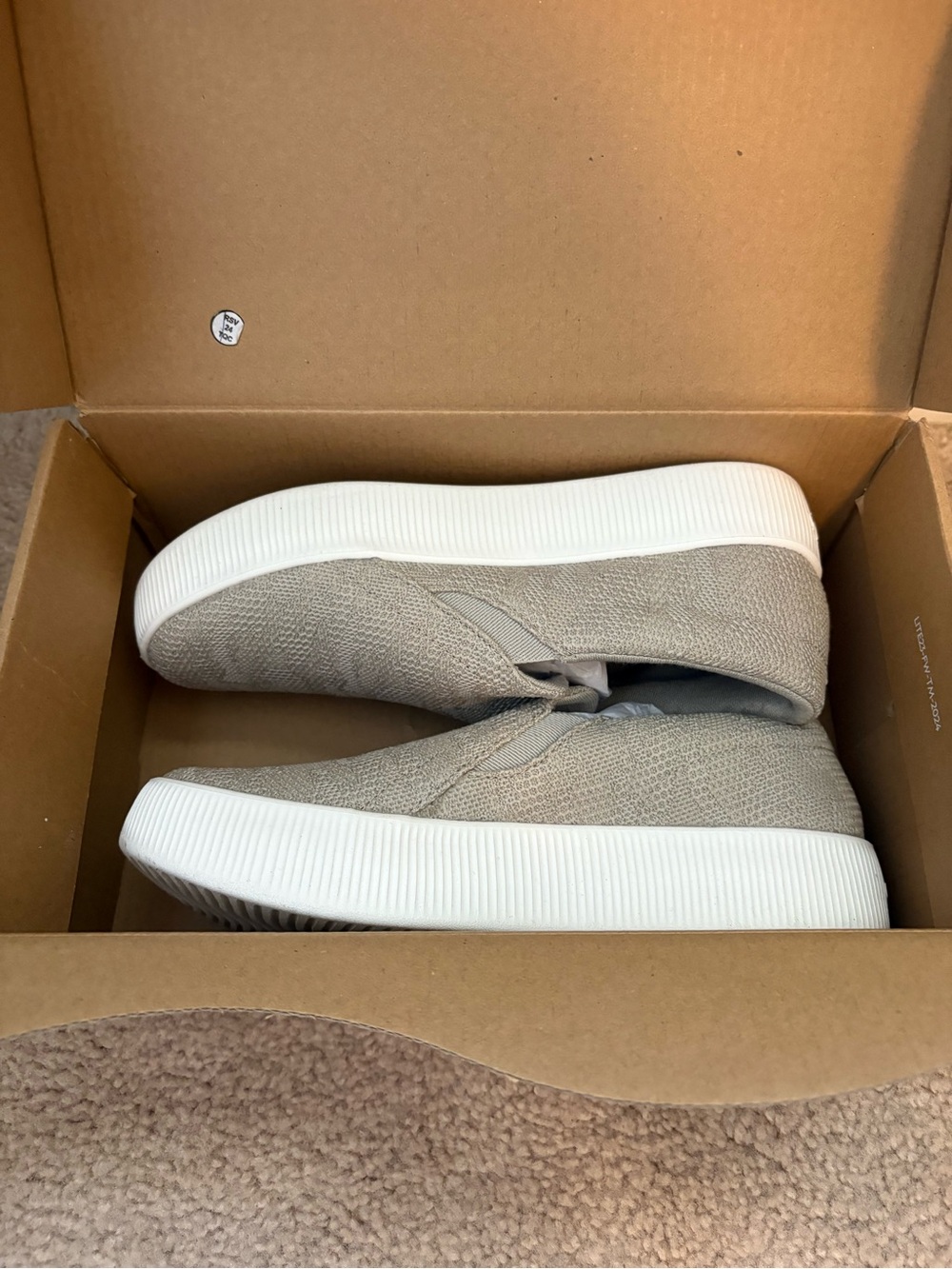 Brand New! Women’s Allbirds Slip-On Casual Shows in Light Taupe Size W 8